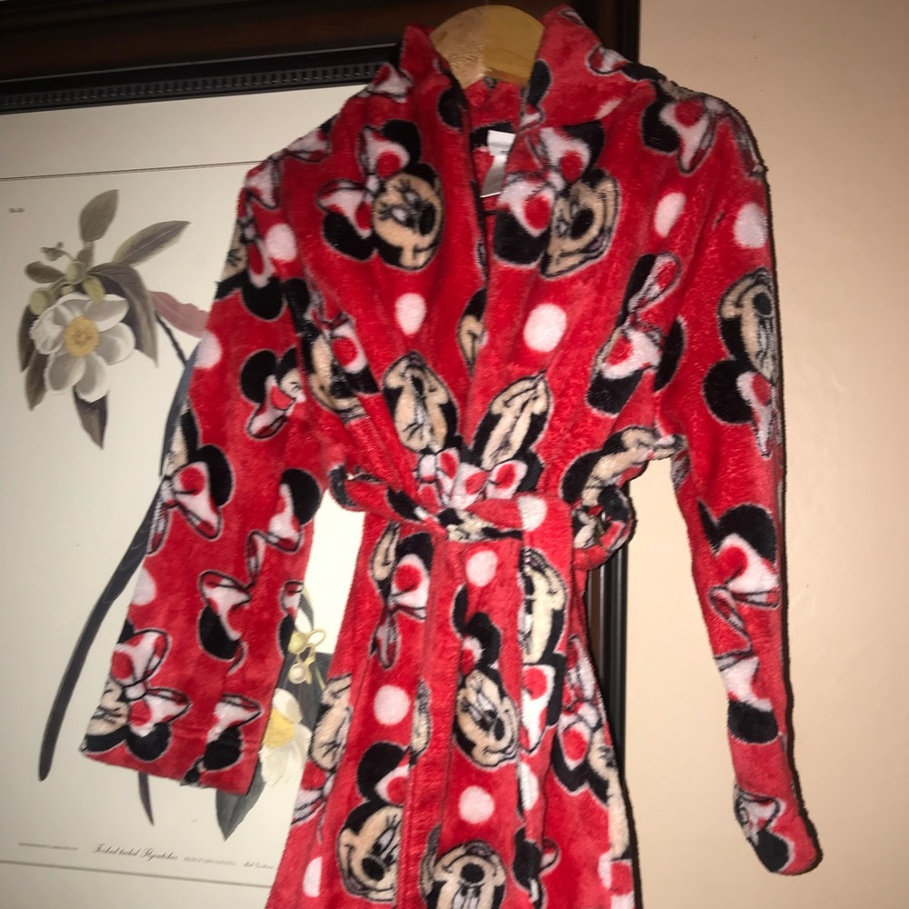 Size 4/5t mini mouse robe . Disney store brand